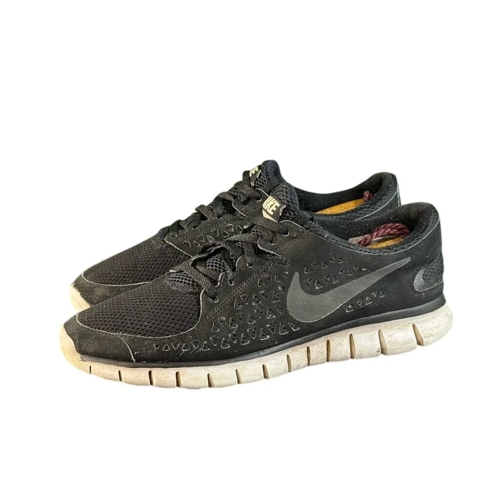 Nike Free Run‎ 2 Black White Running Shoes Womens 8.5 Sneakers 395914-002